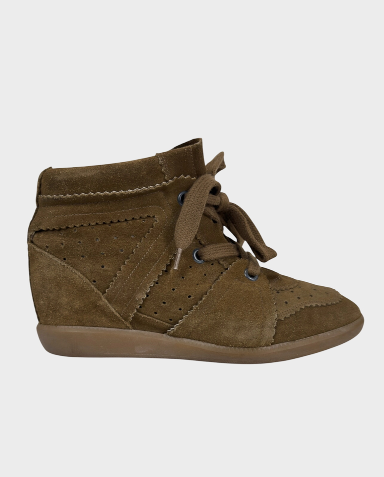 Brązowe zamszowe botki