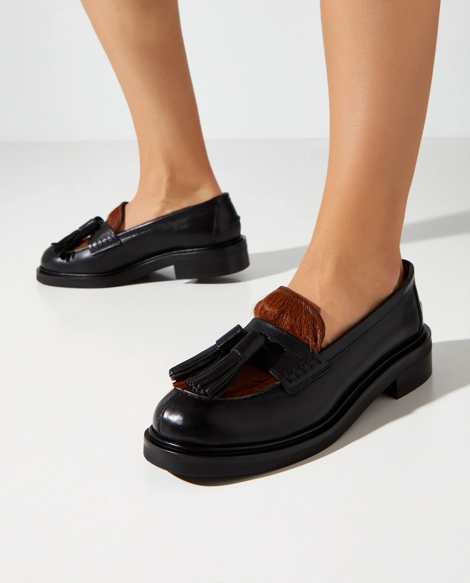 Czarne loafersy z włosiem Albaredo - Image #0