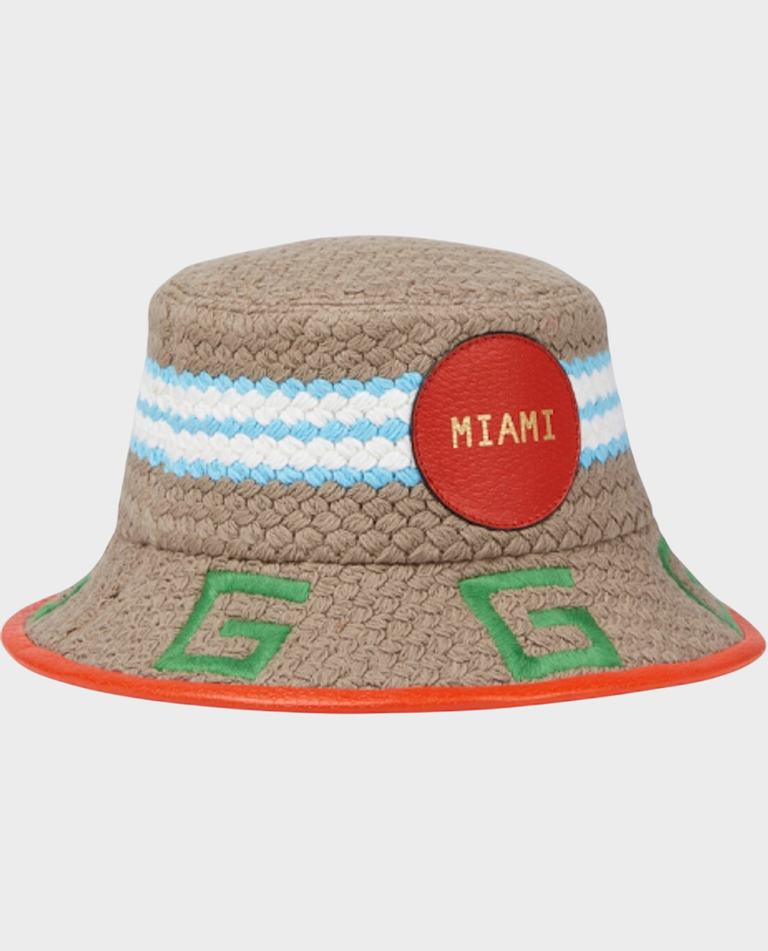 Beżowy pleciony kapelusz