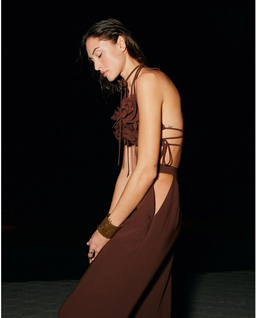 Czekoladowy set ze spodniami i kwiatowym topem Morgan - Image #2