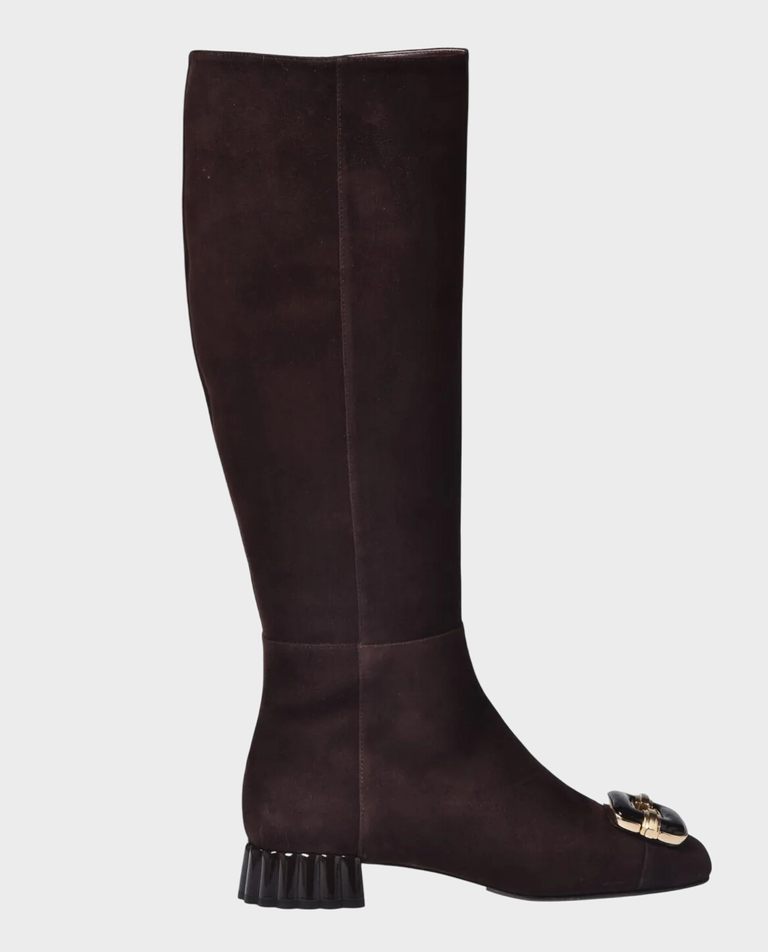 Czekoladowe kozaki z ozdobną aplikacją