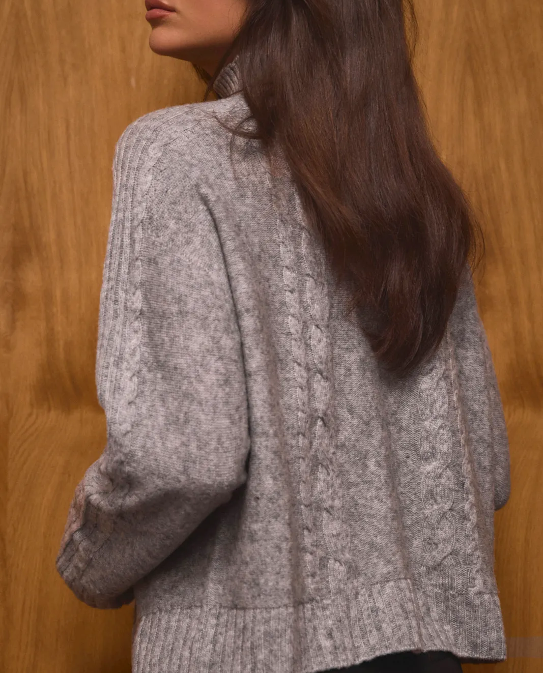 Szary sweter z wełną Carole - Image #5