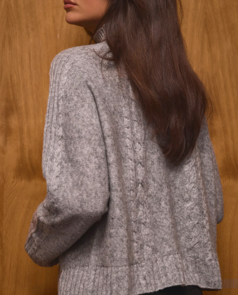 Szary sweter z wełną Carole - Image #5