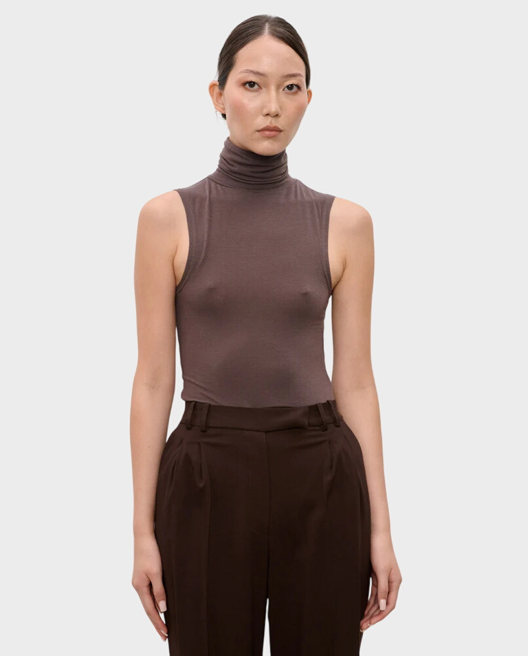 Brązowy top z golfem Charly