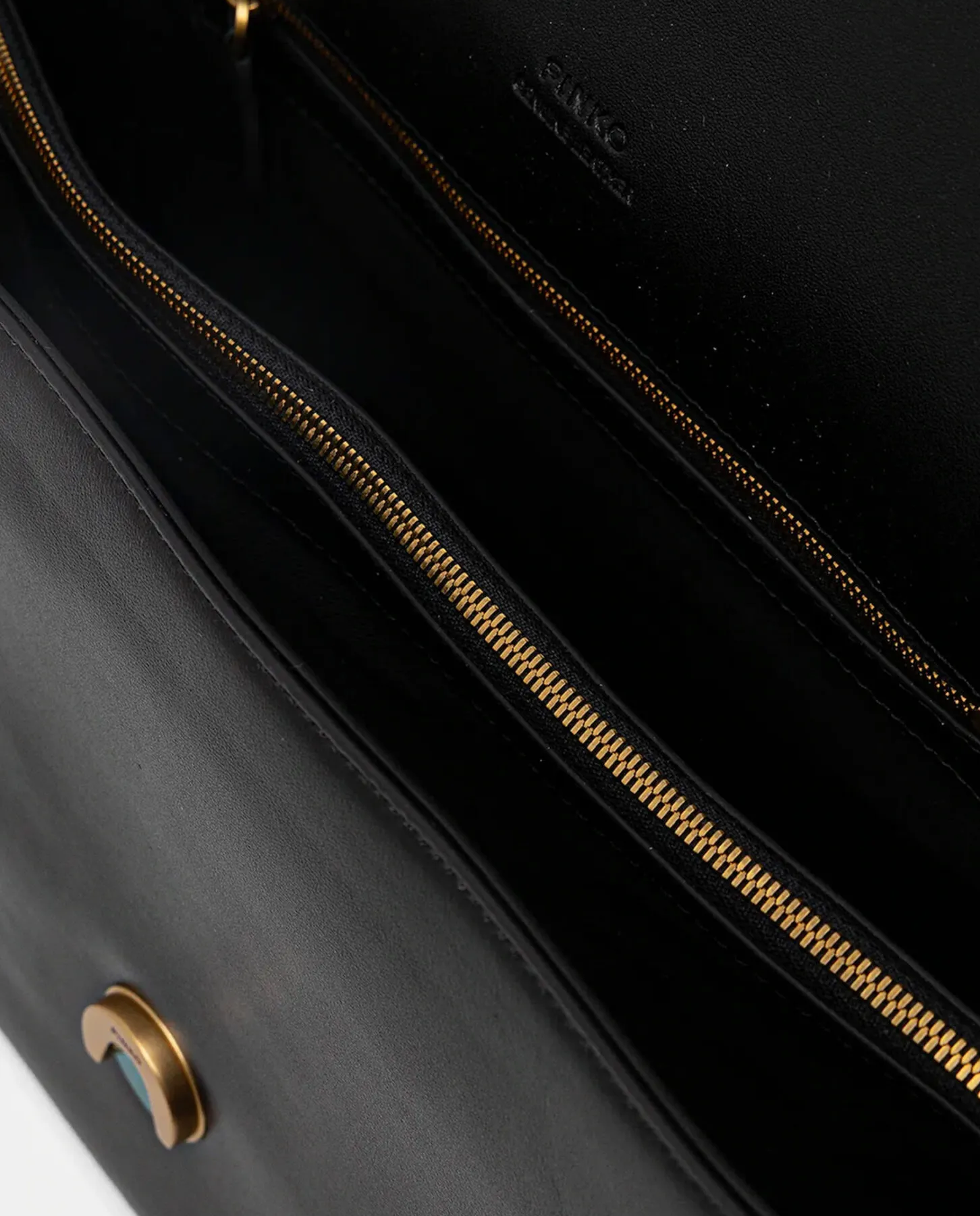 Czarna torebka Love One Extra Slouchy Vitello Morbido - Image #2