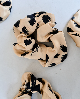 Gumka do włosow Scrunchie Animal - Image #1