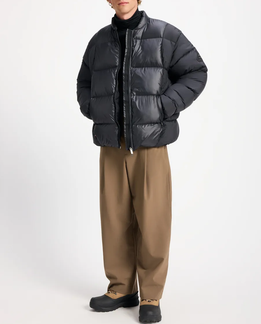 Czarna pikowana kurtka puchowa - Image #1