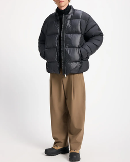 Czarna pikowana kurtka puchowa - Image #1