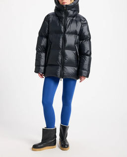Czarna pikowana kurtka puchowa - Image #1