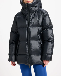 Czarna pikowana kurtka puchowa - Image #0