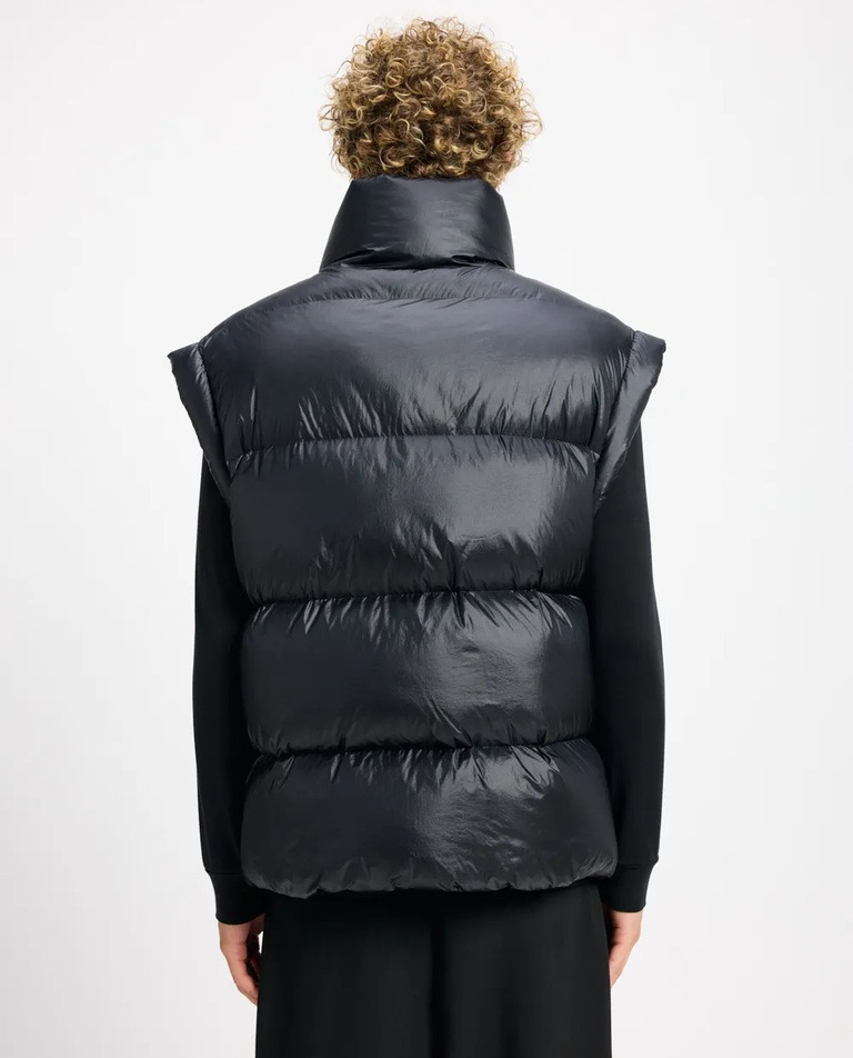 Czarny bezrękawnik puchowy Arbatan - Image #7
