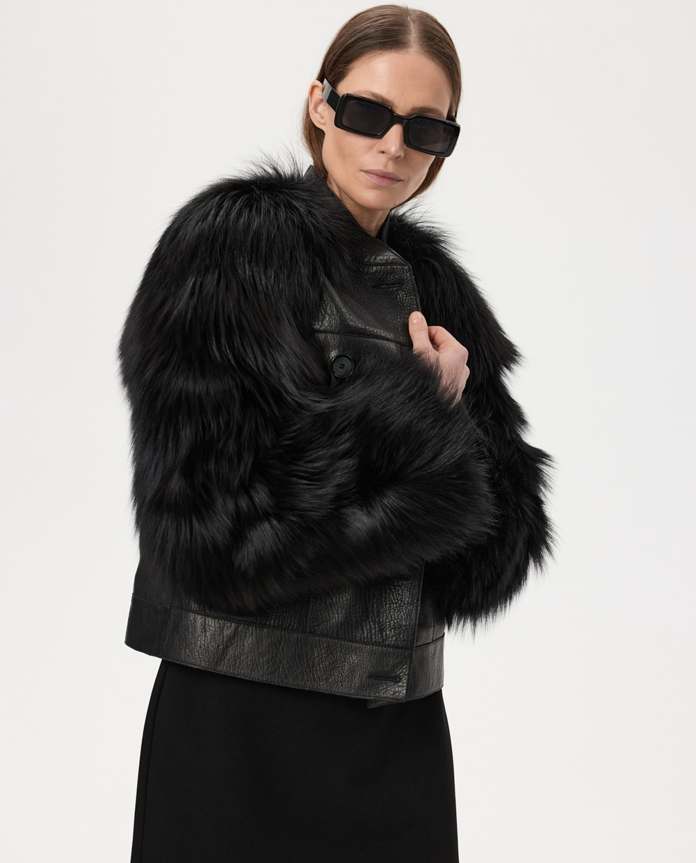Skórzana kurtka z futrzanymi rękawami - Image #2
