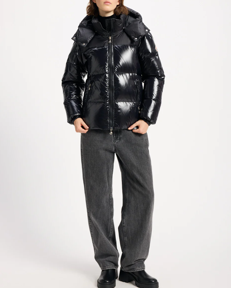 Czarna kurtka puchowa Lively