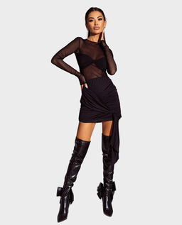 Czarna mini spódniczka z drapowaniem #069 - Image #1