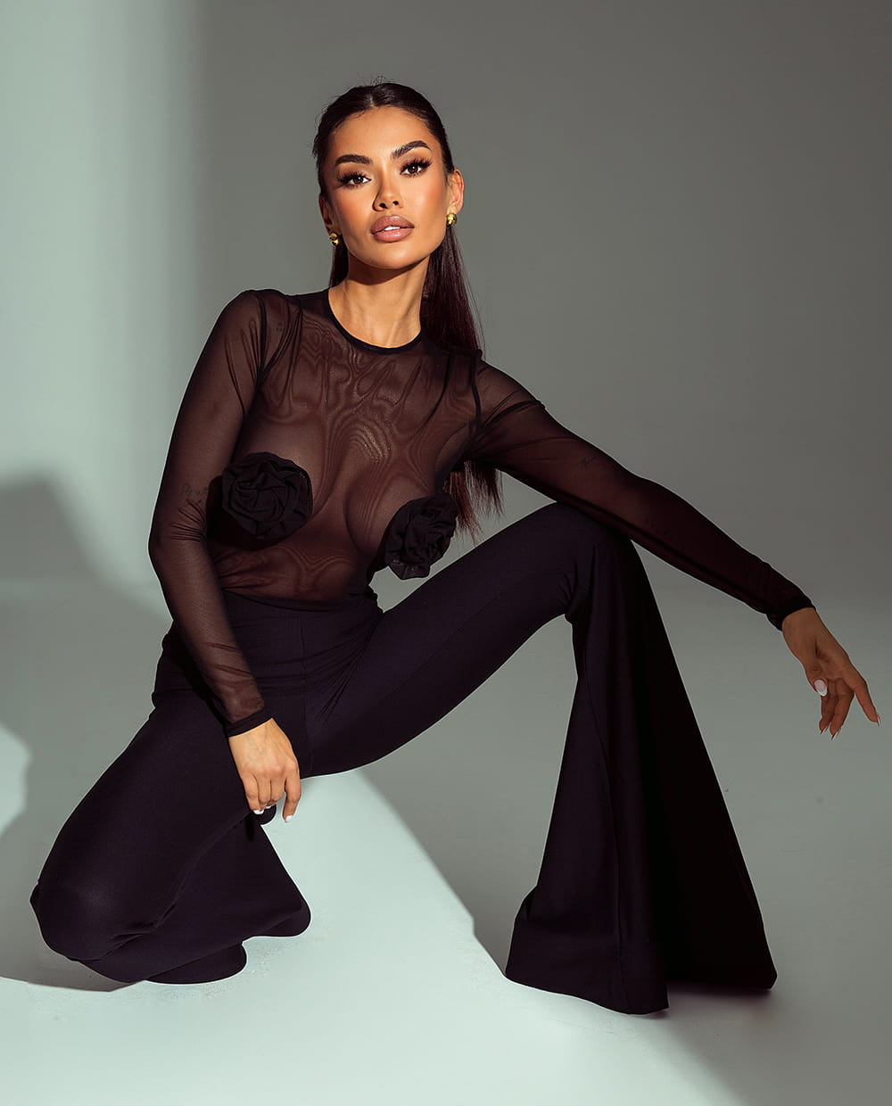 Siateczkowa bluzka z aplikacjami róży #051 - Image #2