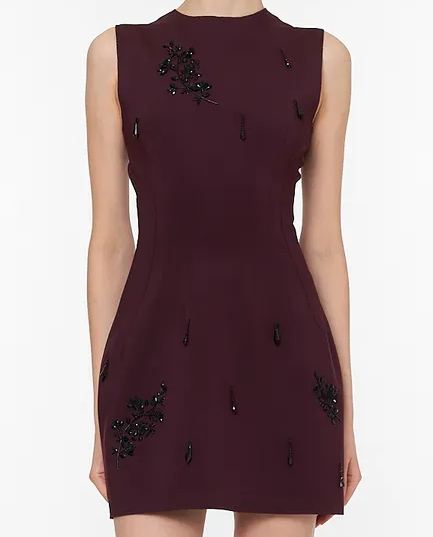 Sukienka mini z ozdobną aplikacją - Image #2