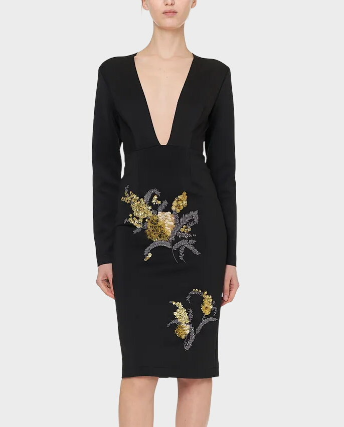 Czarna sukienka midi z głębokim dekoltem