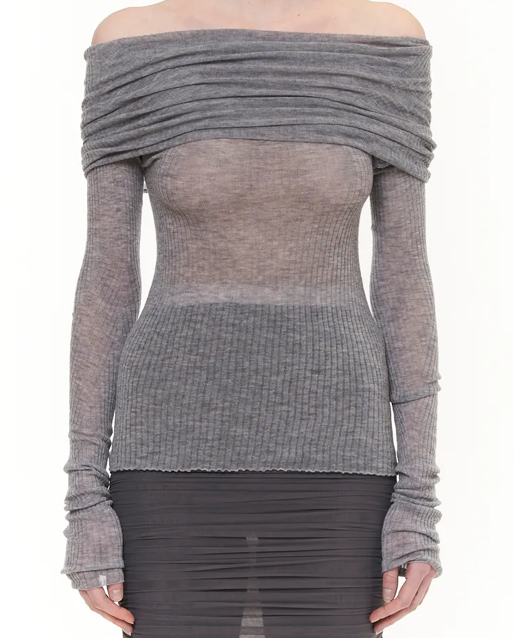 Szary sweter z odkrytymi ramionami - Image #1