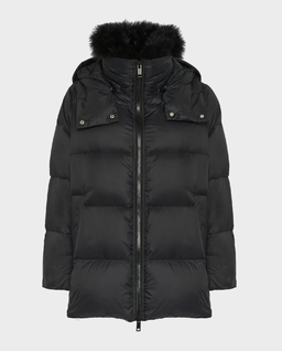 Czarna kurtka puchowa z futrzanym kołnierzem - Image #0