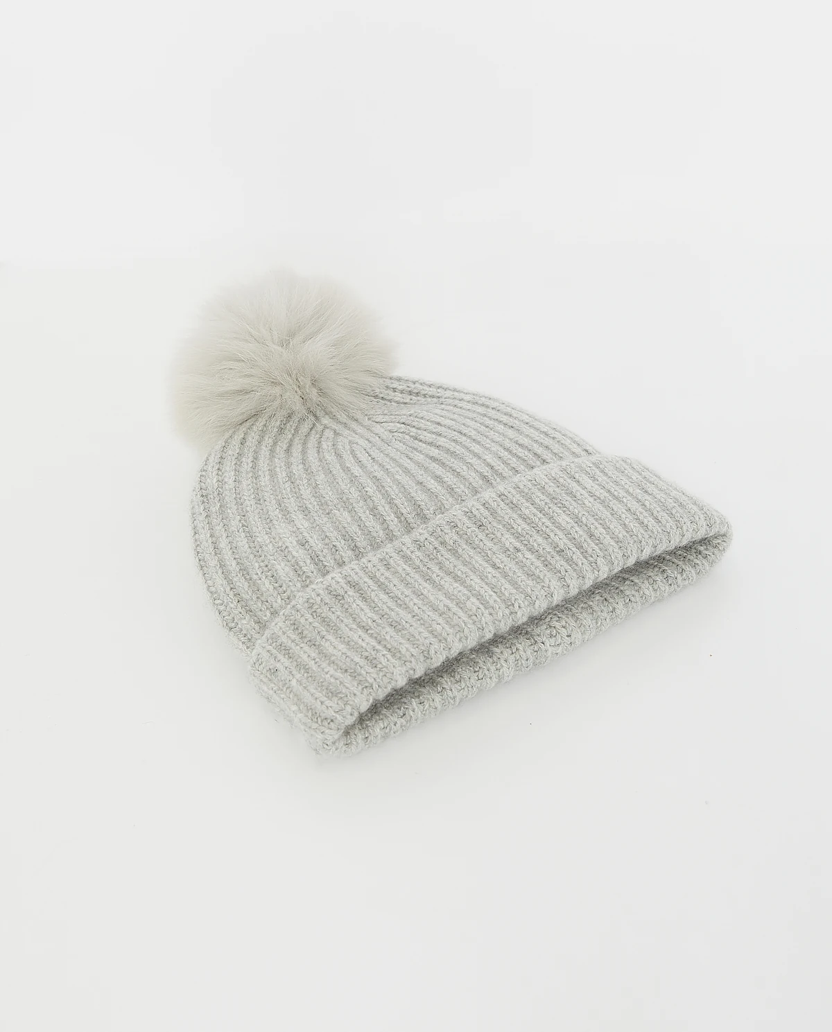 Jasnoszara kaszmirowa czapka z pomponem - Image #0