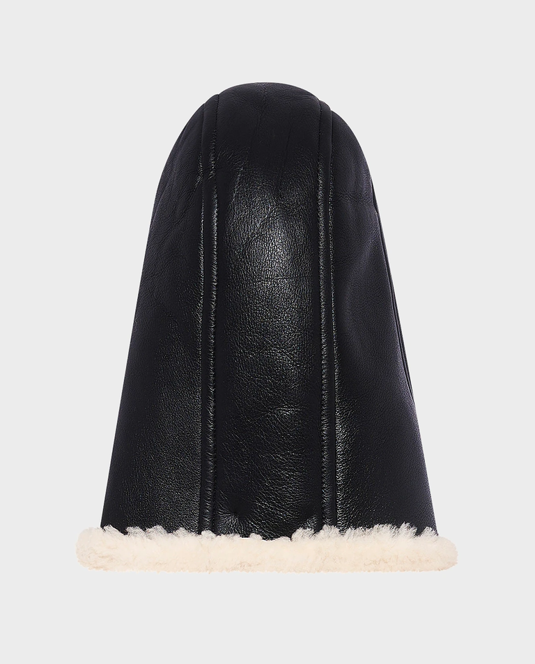 Czarna skórzana balaclava