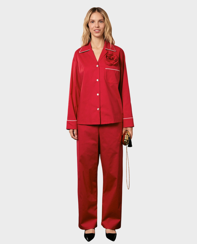 Czerwony set piżamowy z różą