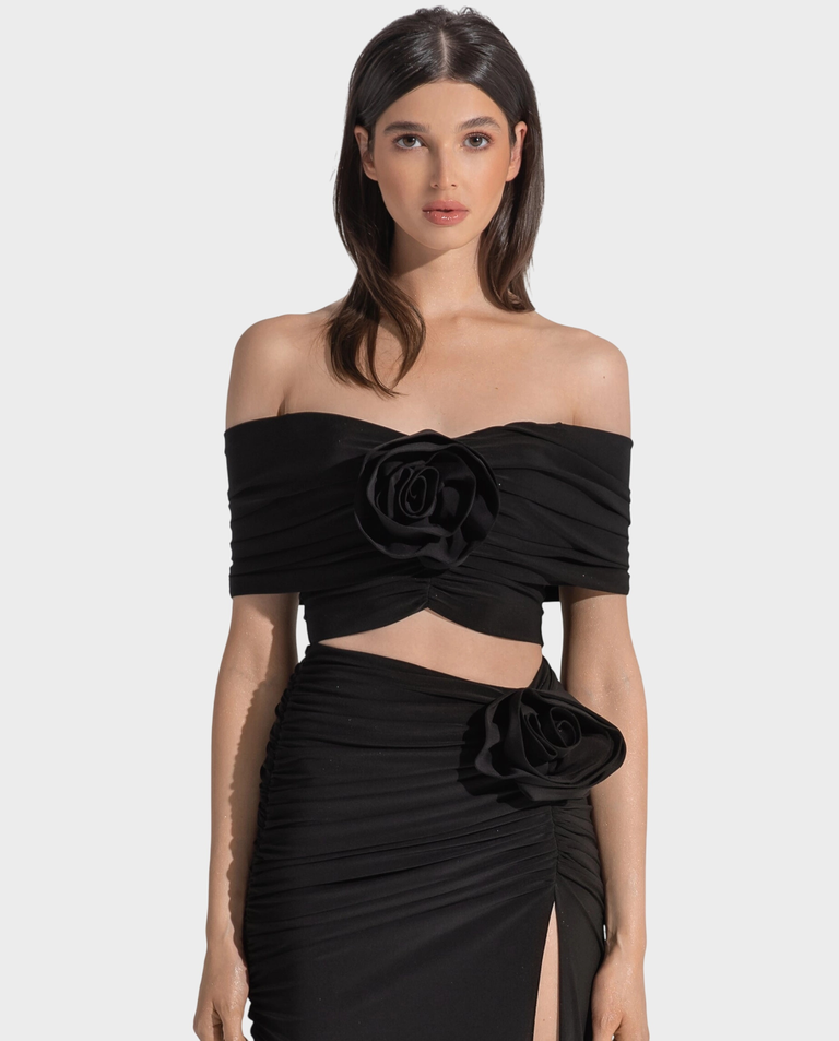 Czarny top z różą ROSA