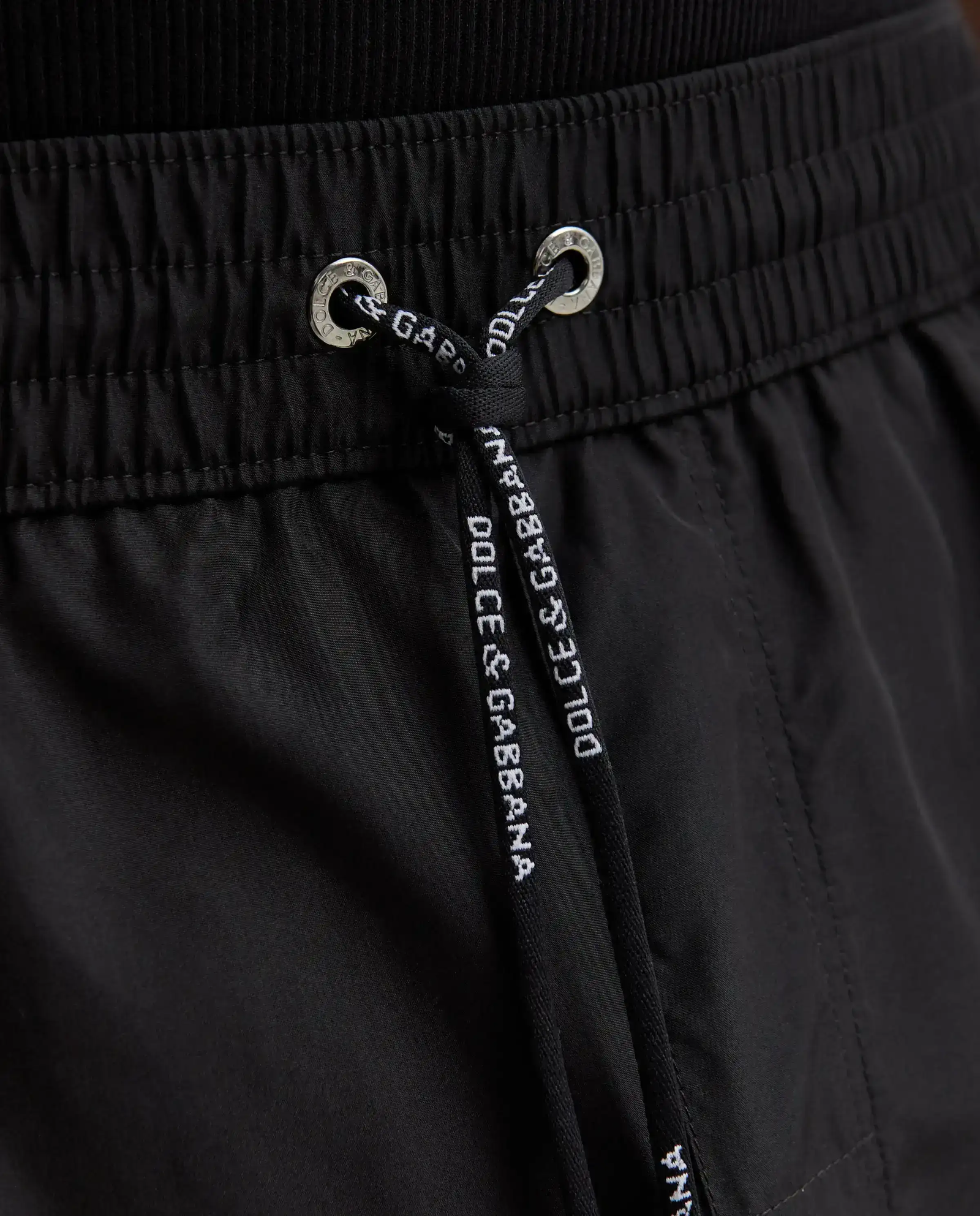 Czarne spodenki kąpielowe z logo - Image #4