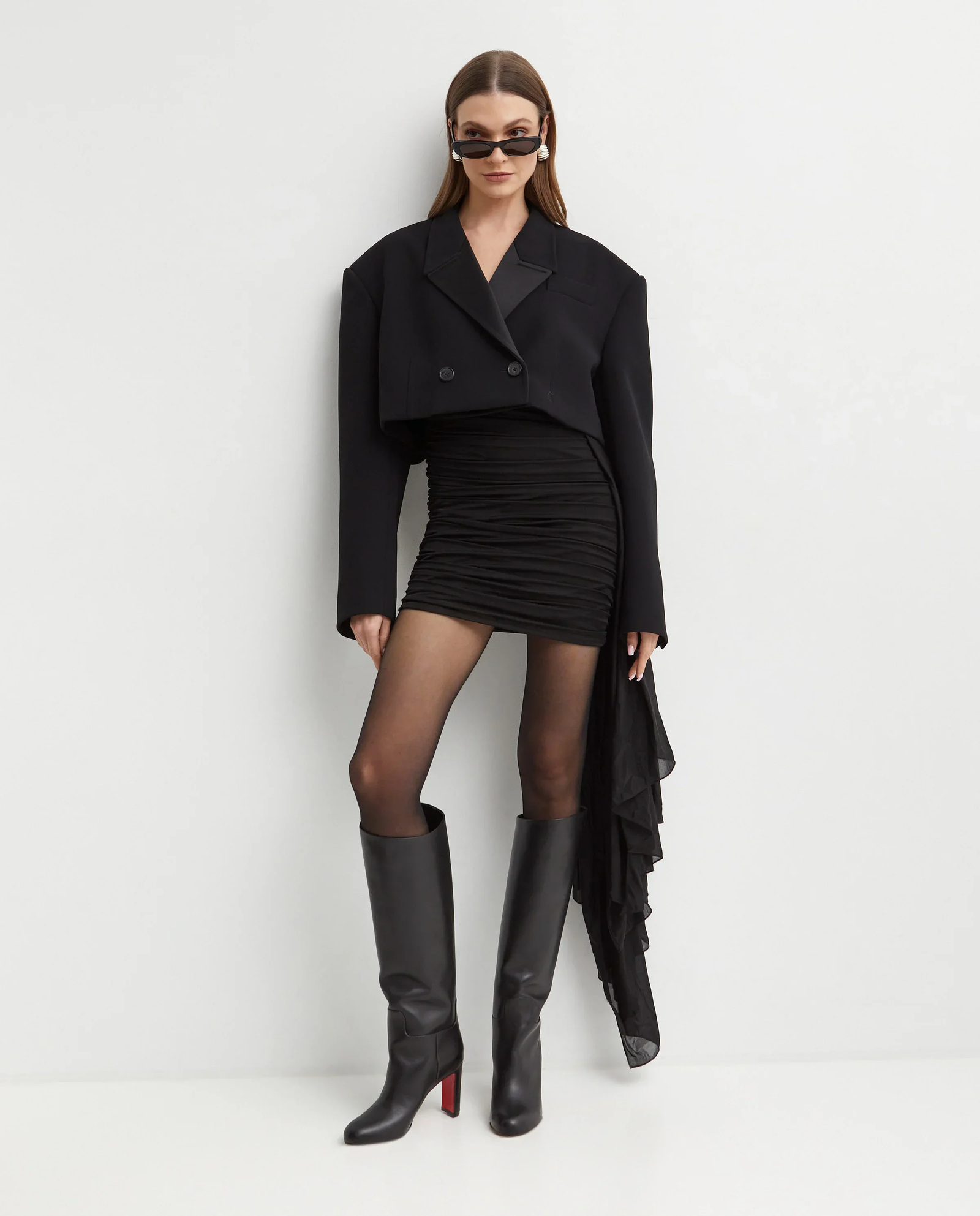 Czarna sukienka mini z marszczeniem - Image #2