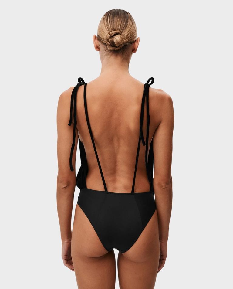 Body z odkrytymi plecami Once in a Blue Moon