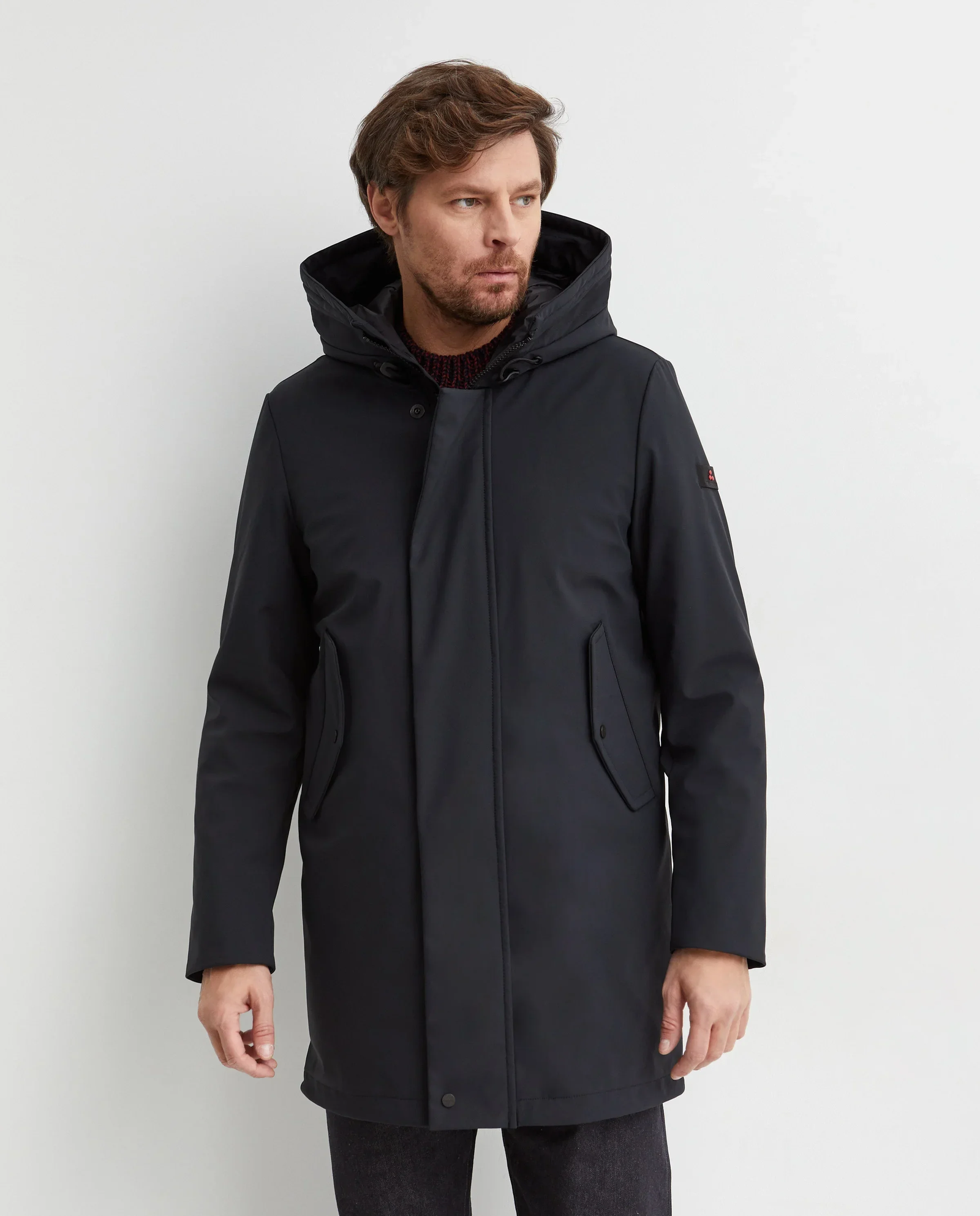 Czarny płaszcz z kapturem - Image #0