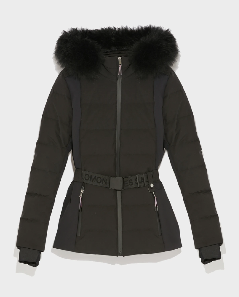 Czarna kurtka z kapturem