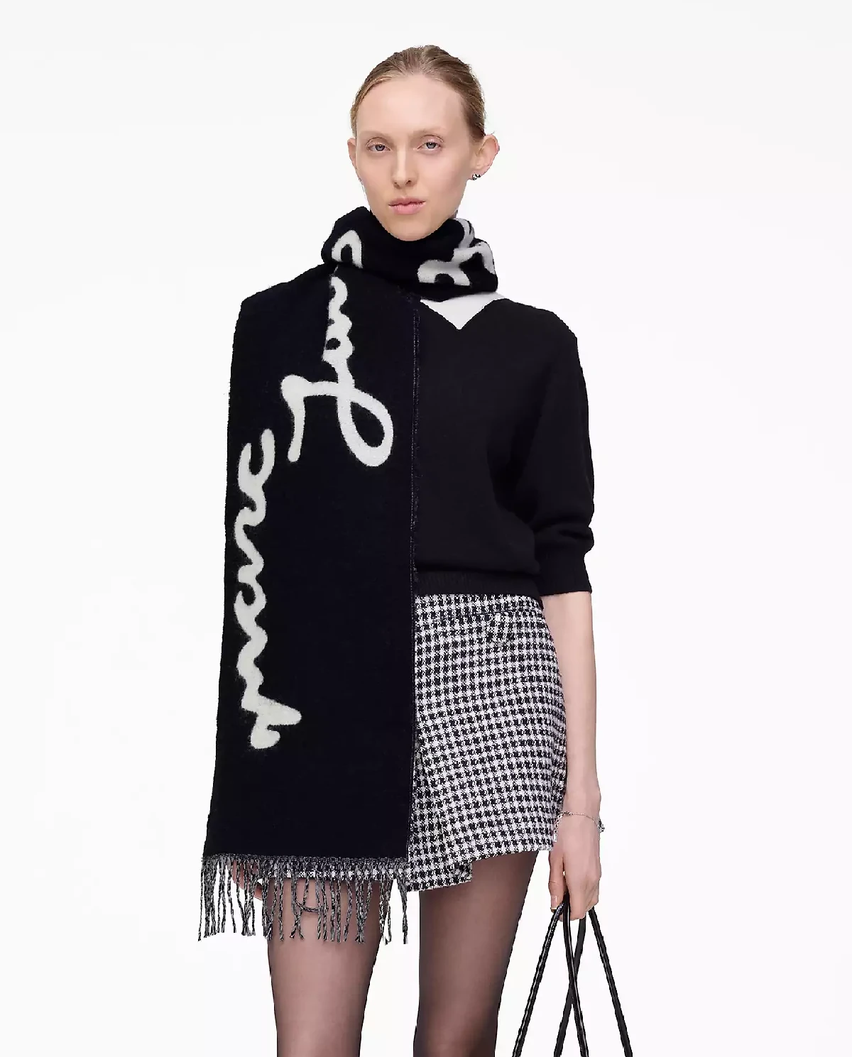 Czarno-biały szalik z frędzlami - Image #1