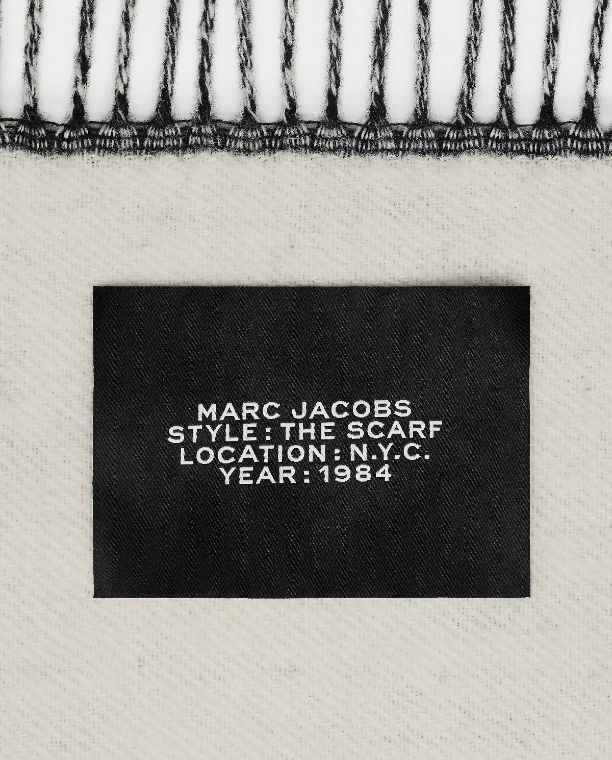 Czarno-biały szalik z logo - Image #2