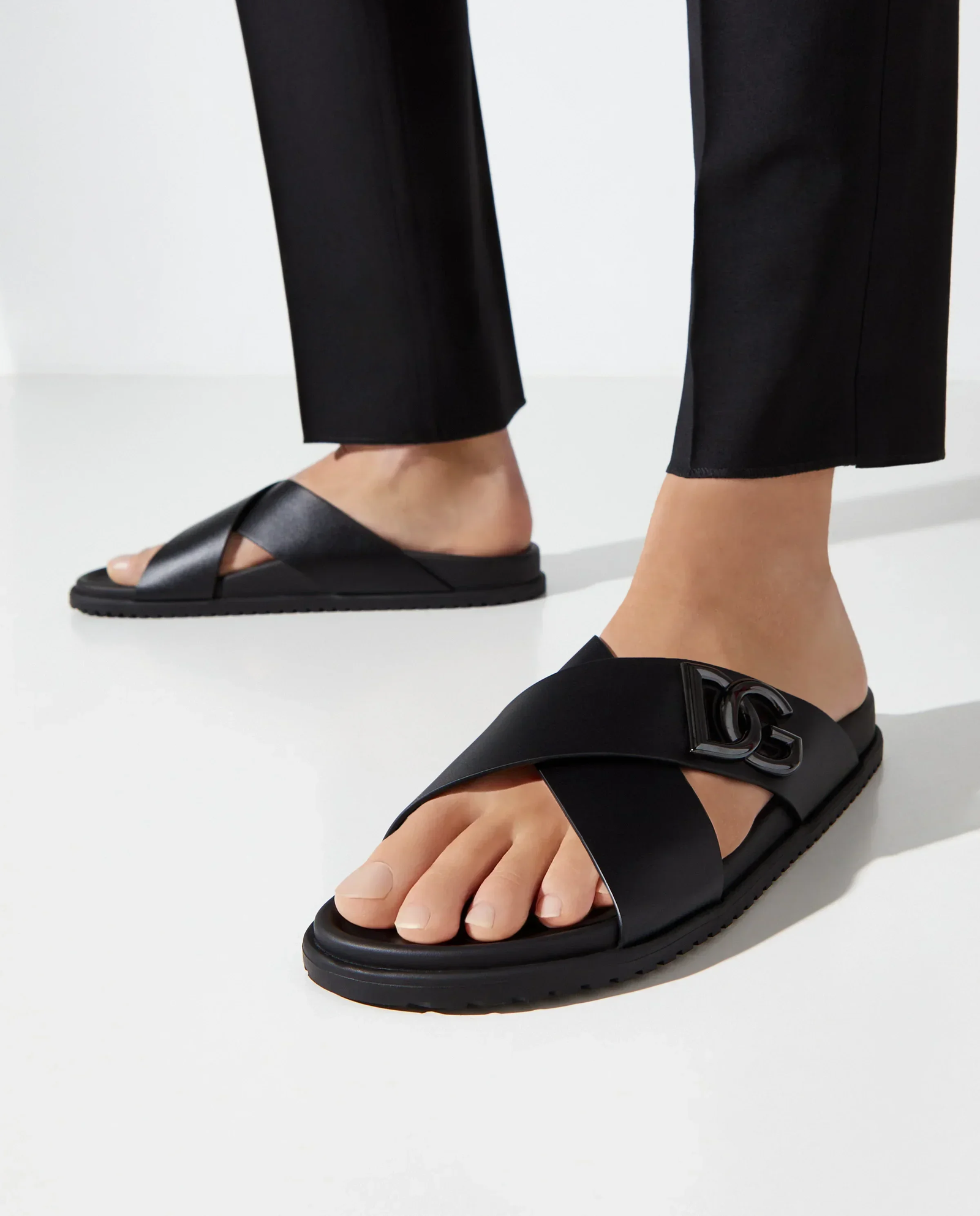 Skórzane klapki z logo - Image #0