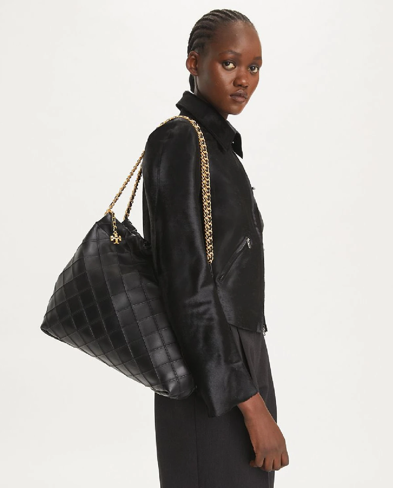 Czarna torebka na ramię Fleming Soft