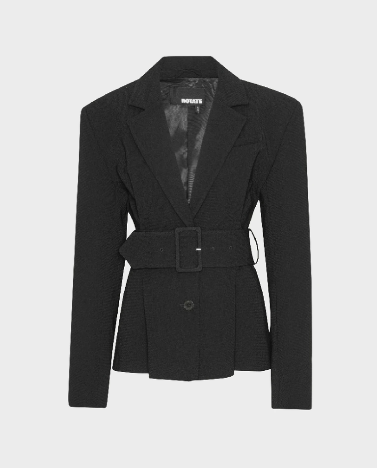 Czarna marynarka z paskiem