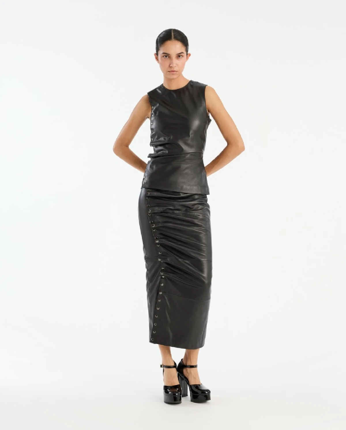 Czarna skórzana spódnica midi - Image #3