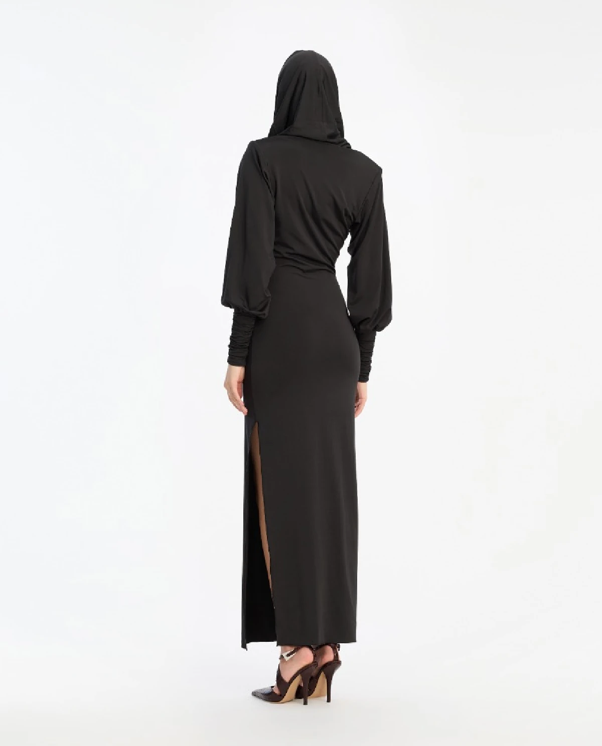 Czarna sukienka z kapturem - Image #4