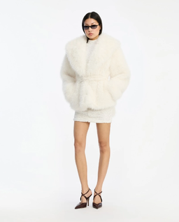 Biała futrzana kurtka z paskiem - Image #2