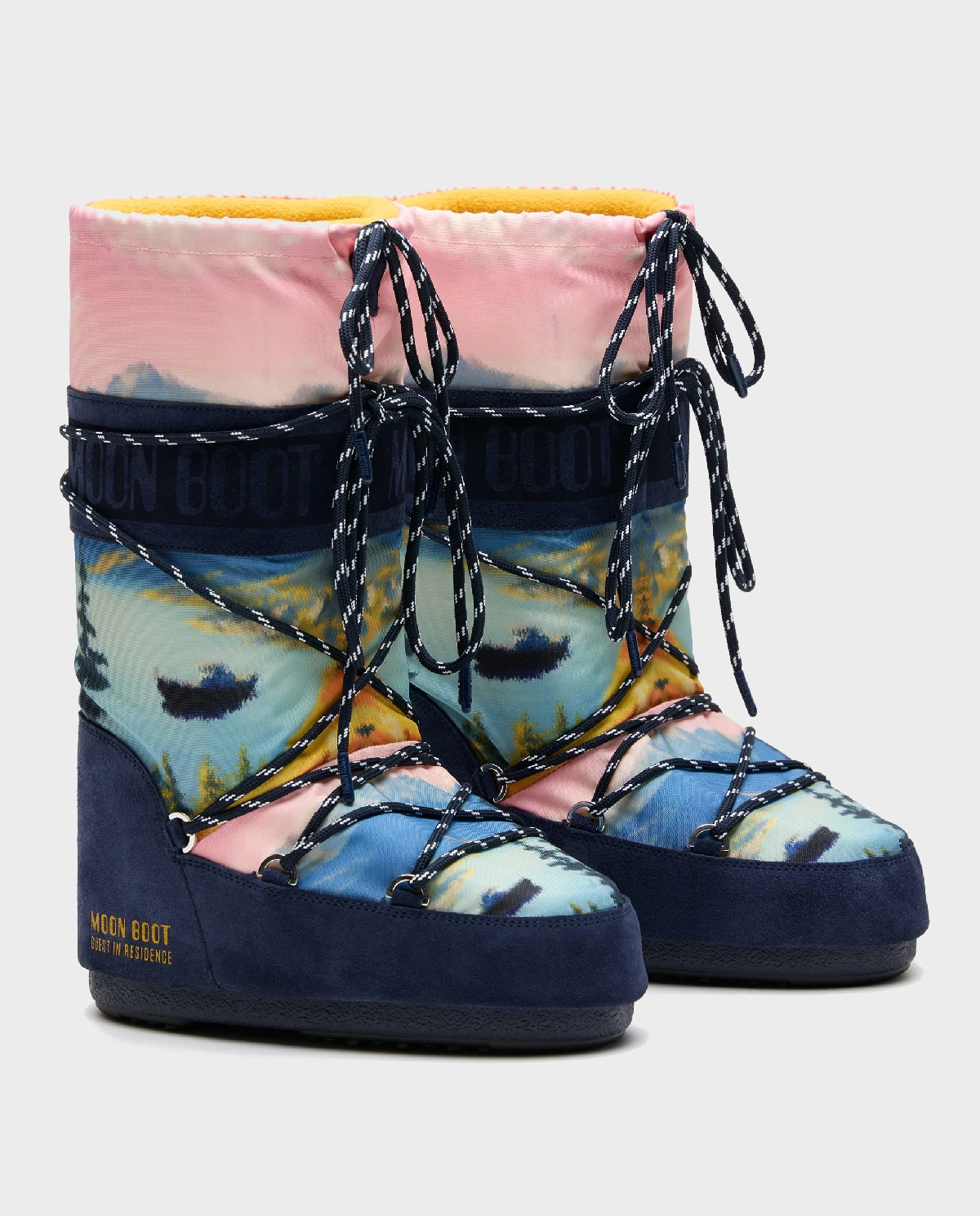 Śniegowce Moon Boot x Guest In Residence Icon Postcard - Image #1