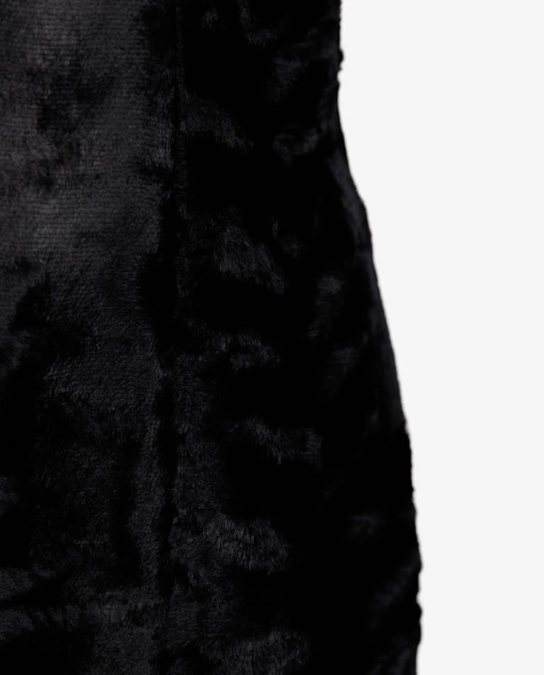 Czarna mini sukienka z futrzanej tkaniny - Image #3