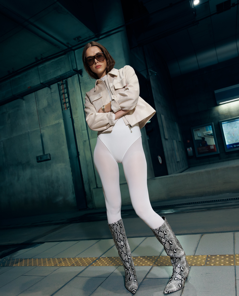 Kremowa kurtka z kołnierzykiem - Image #3