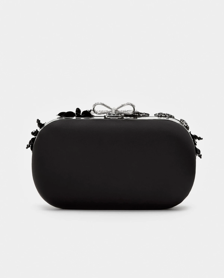 Czarna satynowa kopertówka