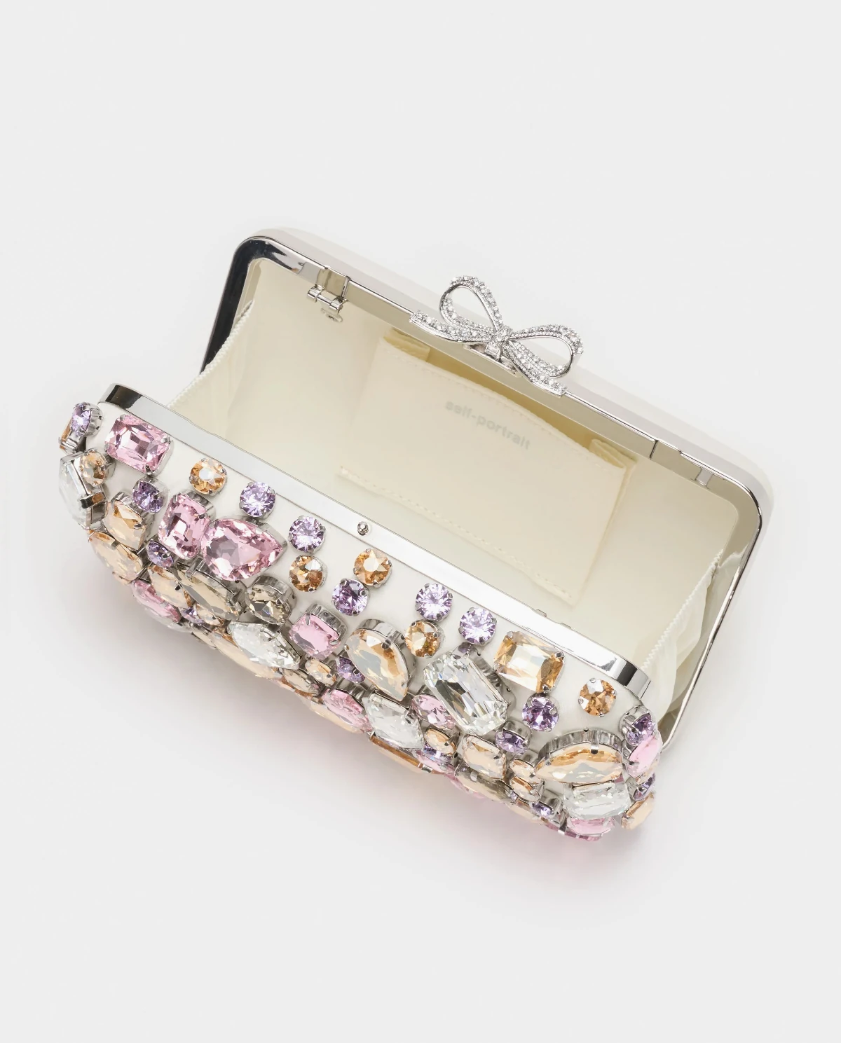 Kremowa kopertówka z kryształkami - Image #3