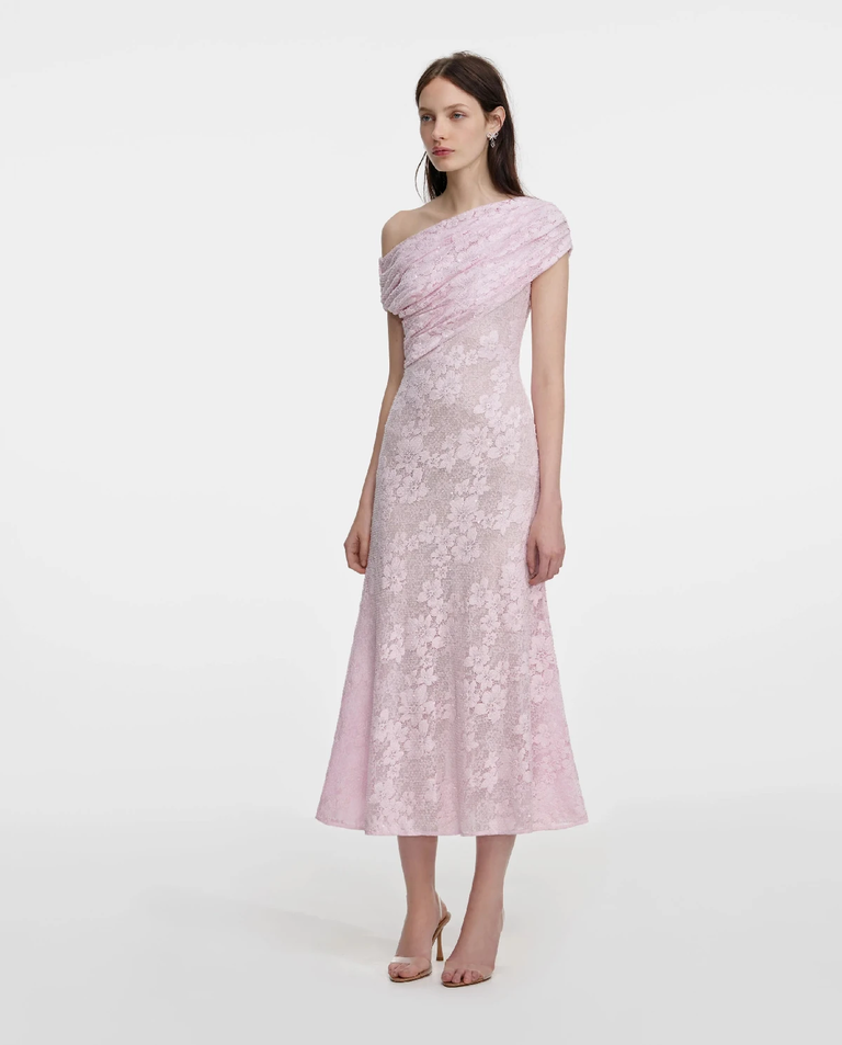 Różowa koronowa sukienka midi