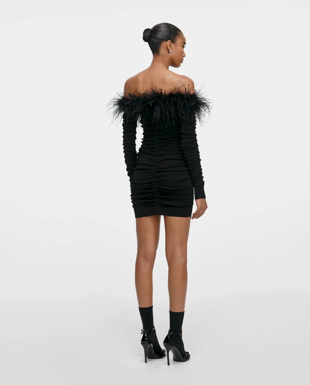 Czarna mini sukienka z piórami - Image #2