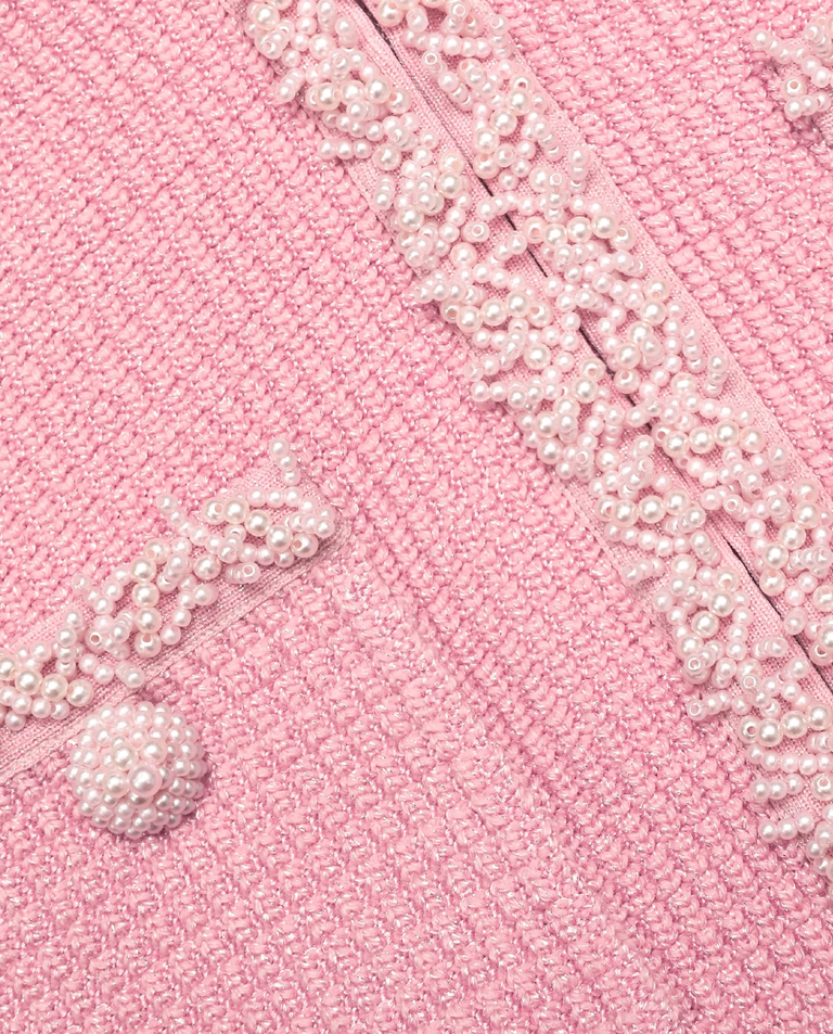 Różowa dzianinowa sukienka midi z baskinką - Image #4