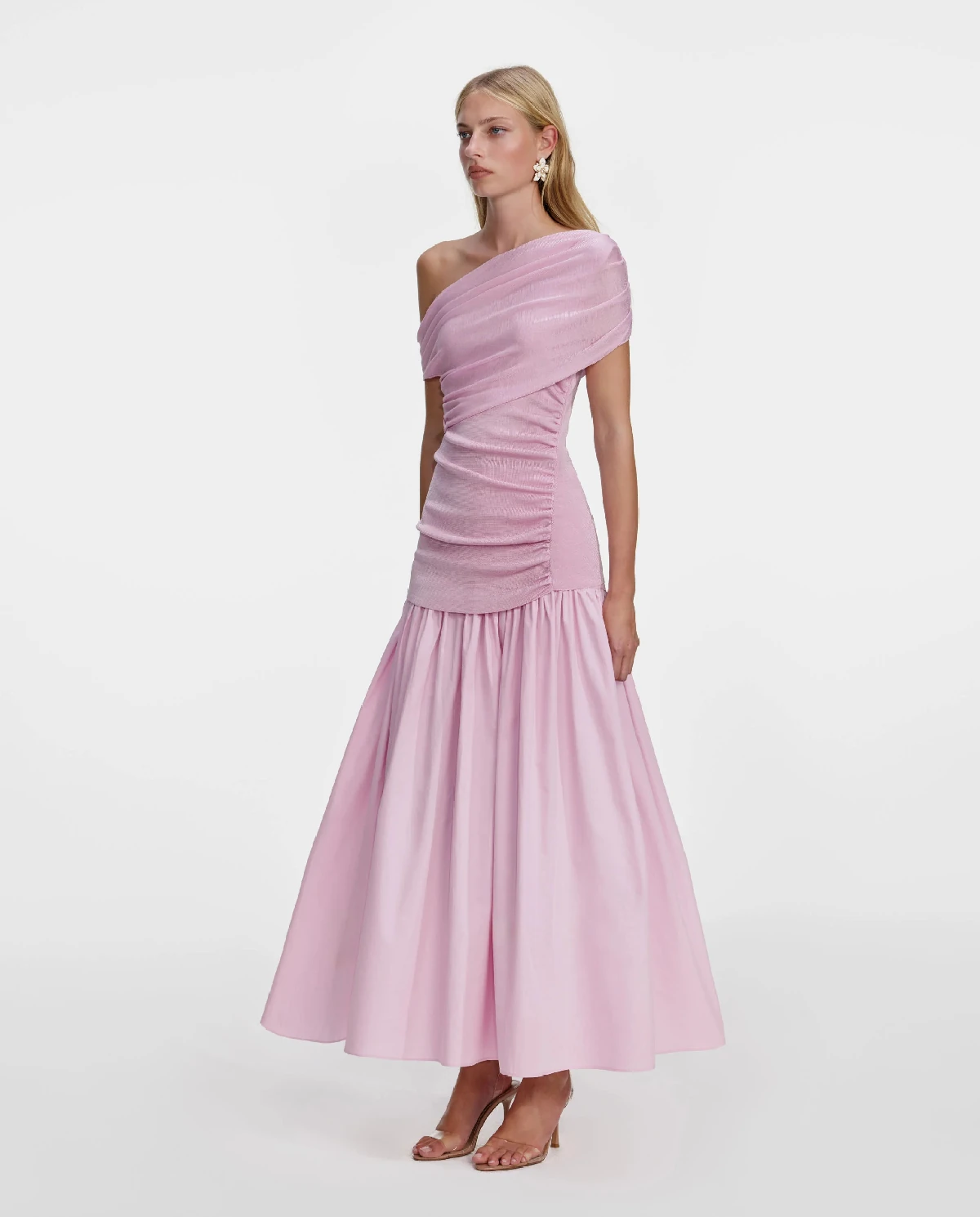 Różowa drapowana sukienka midi - Image #1