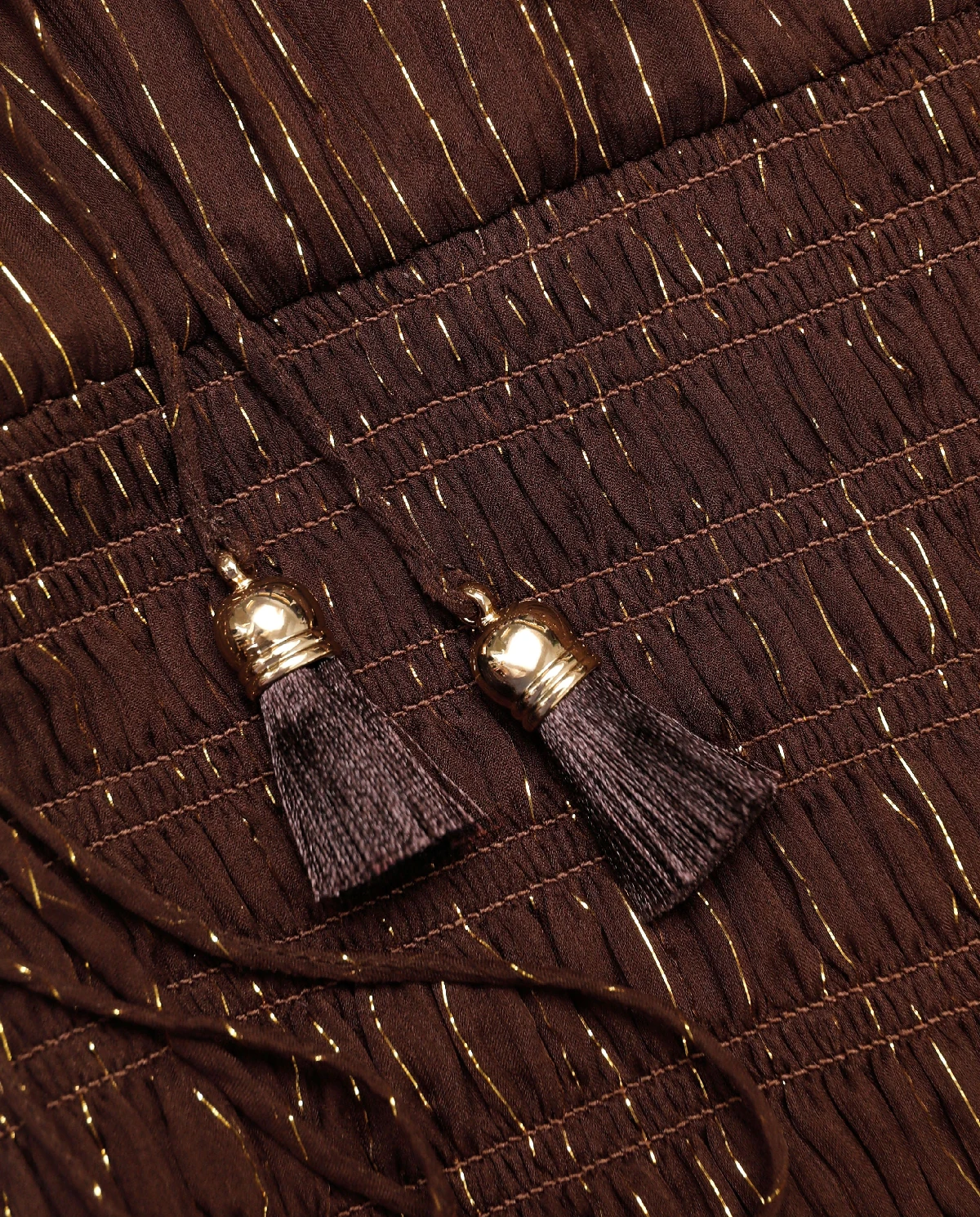 Brązowa sukienka maxi z odkrytymi ramionami - Image #4